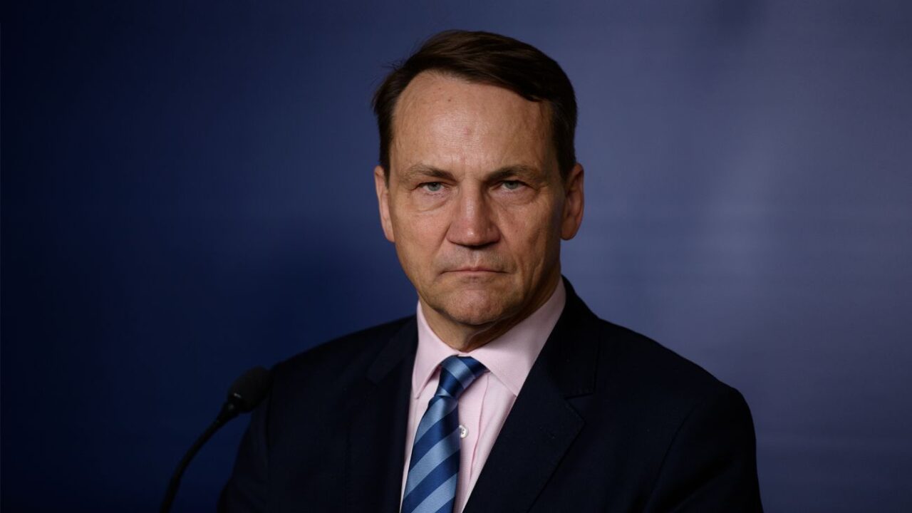 Польша категорично реагує на обстріл заводу у Вінниці: виклик посла Росії