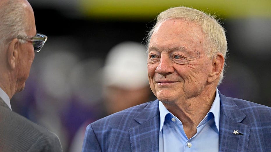 Триумф Packers и реакция Джерри Джонса на «Спасибо» от фанатов при обмене Мика Парсонса