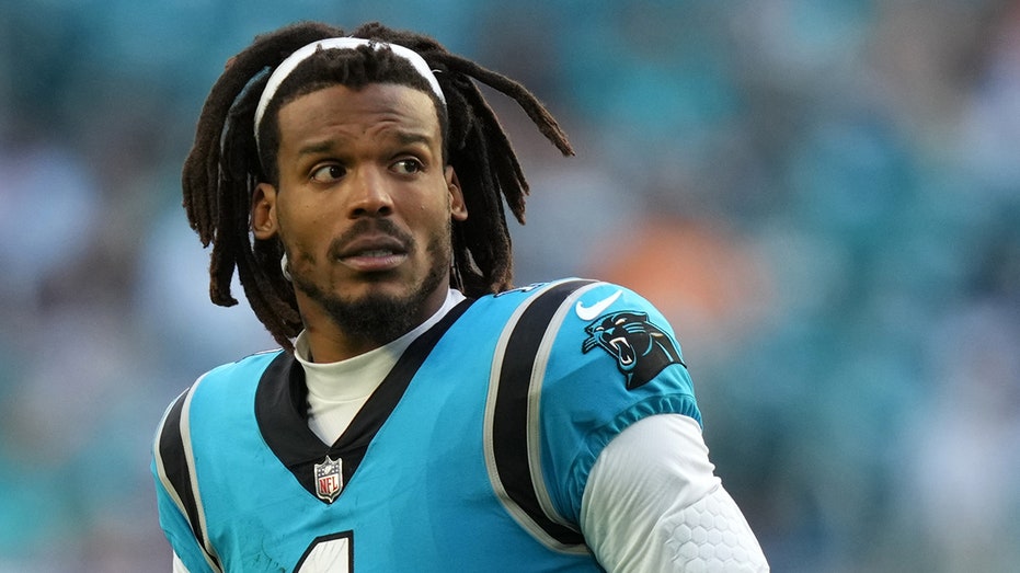 Экс-звезда НФЛ резко осудил массовую драку в колледжском футболе и призвал к ответственности