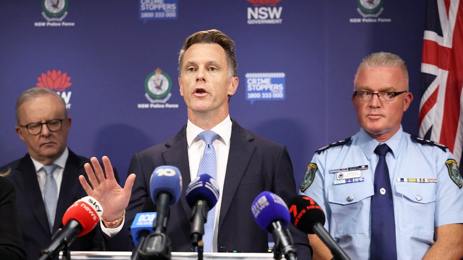 В Австралии задержаны подозреваемые в терроризме после нападения на Бонди-Бич с использованием взрывных устройств и экстремистских символов