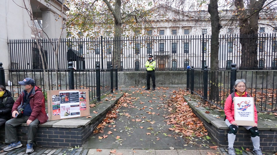 В Британии вызвали опасения строительство секретной комнаты в китайском посольстве рядом с коммуникационными кабелями