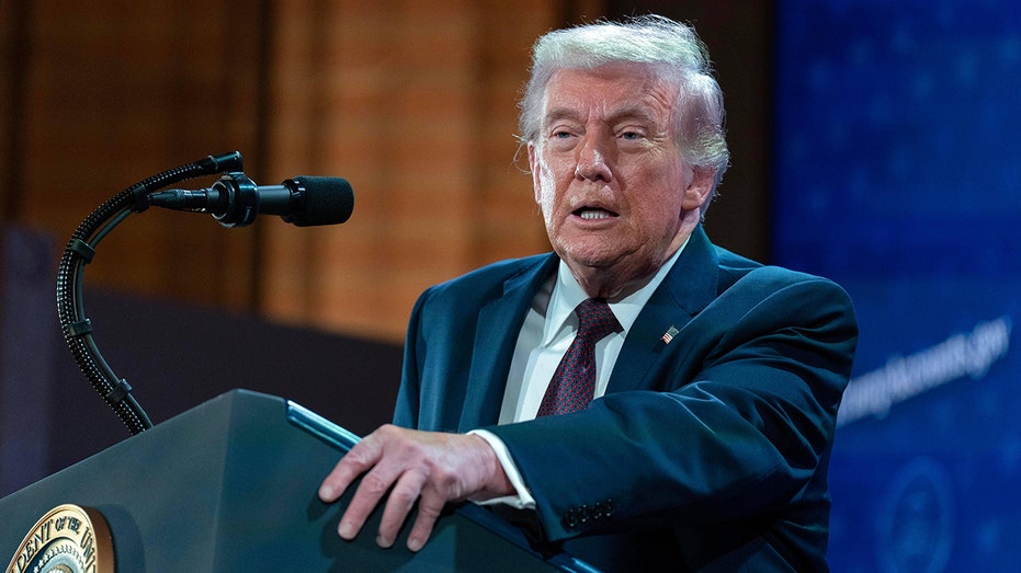 Трамп подает иск на $10 млрд против IRS из-за утечки его налоговых деклараций