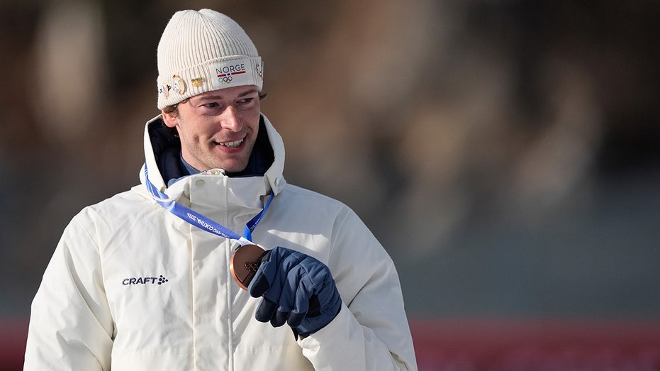 Олимпийский биатлонист Стурла Холм Легрейд признался в измене после получения бронзовой медали