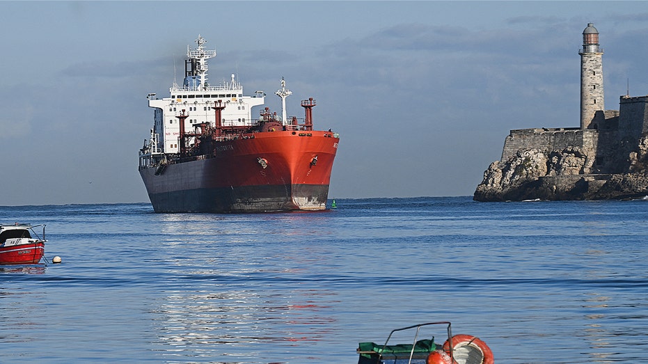 Российский «темный флот» танкер подозревается в поставках нефти Кубе в обход санкций США