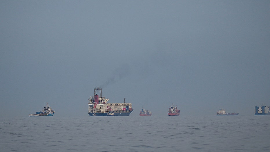 Иран использует замаскированные взрывные дроны-лодки в Ормузском проливе: новые угрозы для мировых судоходных путей